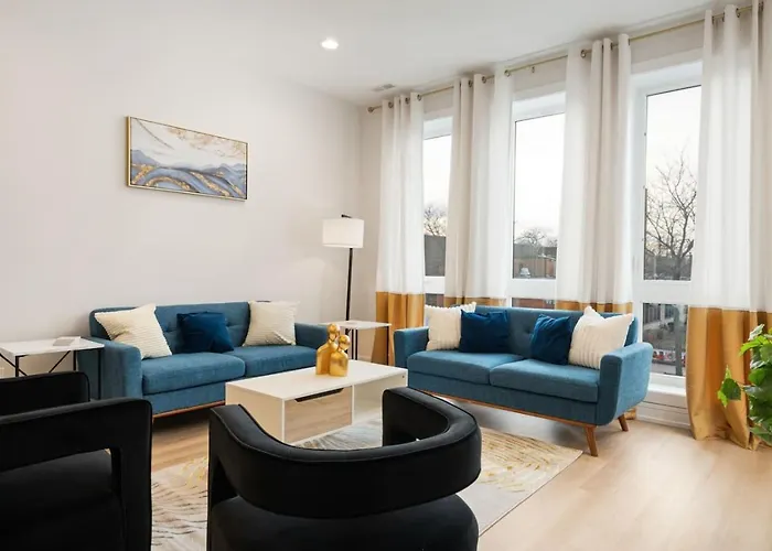 Modern 3br Near Dt Chi *